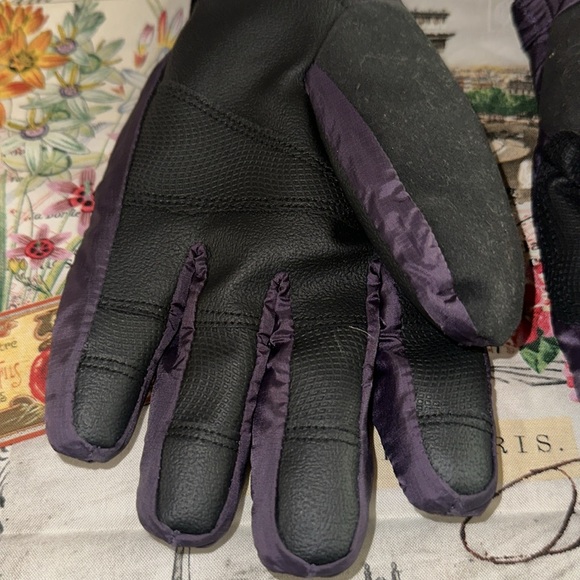Carhartt Women's Quilts/gloves, Nightshade, Small - Picture 7 of 11